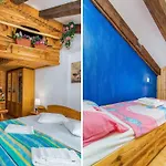 In With Sea View And Old Town Apartman *