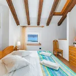 Apartman In With Sea View And Old Town