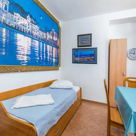 In With Sea View And Old Town * Cres