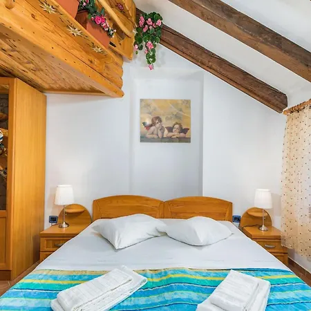 In With Sea View And Old Town Apartamento