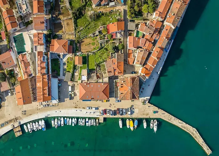 In With Sea View And Old Town * Cres