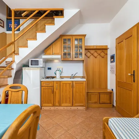 Apartmán In With Sea View And Old Town Cres